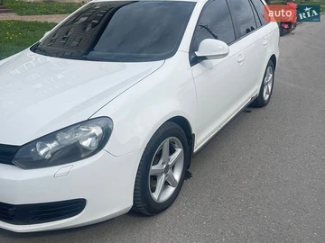 Авто Volkswagen Golf 2010 № 8758808