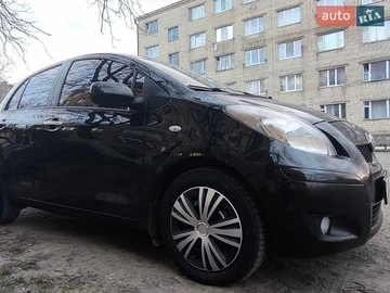 Авто Toyota Yaris 2011 № 8759191