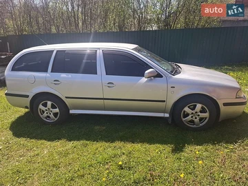 Авто Skoda Octavia 2002 № 8760000