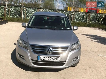 Авто Volkswagen Tiguan 2009 № 8760248