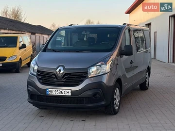 Авто Renault Trafic 2015 № 8760271