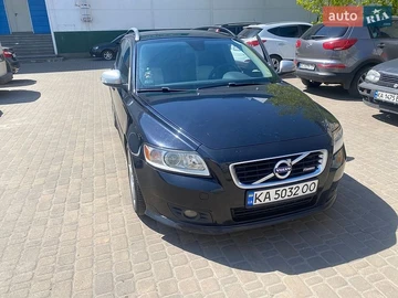 Авто Volvo V50 2010 № 8761253