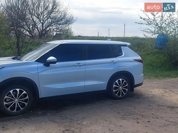 Авто Mitsubishi Outlander 2021 № 8761629
