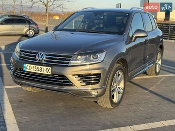 Авто Volkswagen Touareg 2015 № 8761633