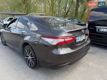 Авто Toyota Camry 2018 № 8761837