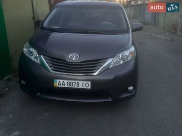 Авто Toyota Sienna 2013 № 8761858
