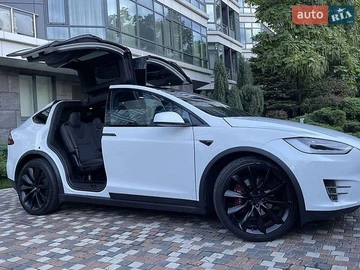 Авто Tesla Model X 2018 № 8761903