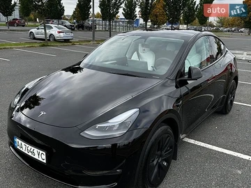 Авто Tesla Model Y 2024 № 8762115