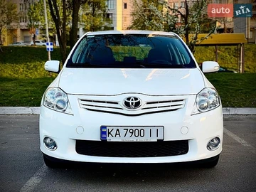 Авто Toyota Auris 2011 № 8762400