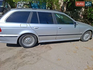 Авто BMW 5 Series 2000 № 8762601