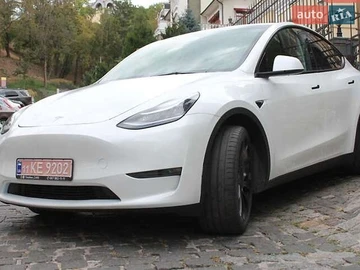 Авто Tesla Model Y 2023 № 8762868