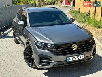 Авто Volkswagen Touareg 2019 № 8763474