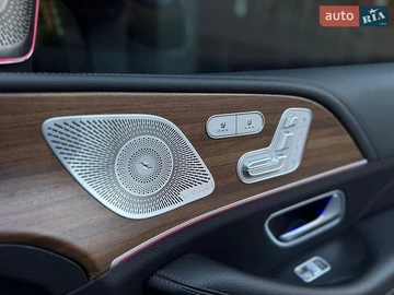 Авто  V 2019 № 8763673
