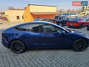 Авто Tesla Model 3 2019 № 8763930