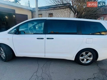 Авто Toyota Sienna 2015 № 8764118