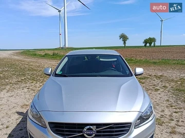 Авто Volvo V60 2016 № 8764672