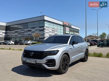 Авто Volkswagen Touareg 2018 № 8765531