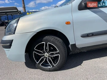 Авто Renault Clio Symbol 2003 № 8765537