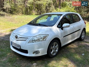 Авто Toyota Auris 2012 № 8766148