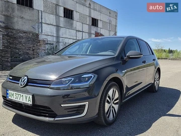 Авто Volkswagen E-Golf 2019 № 8766607