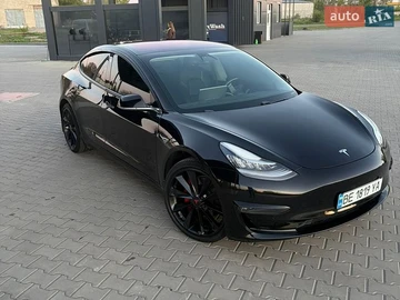 Авто Tesla Model 3 2018 № 8766636