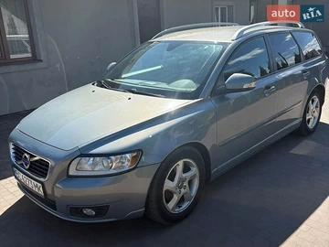 Авто Volvo V50 2011 № 8766948