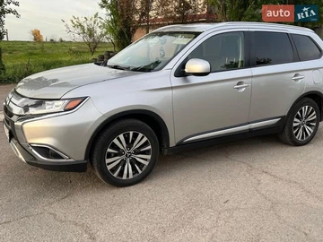 Авто Mitsubishi Outlander 2018 № 8767032