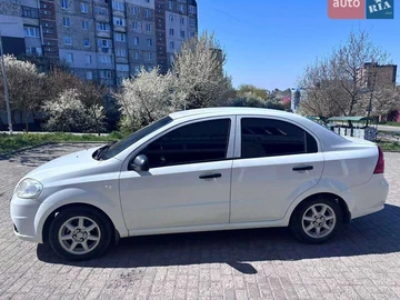 Авто Chevrolet Aveo 2007 № 8767318