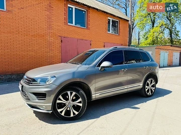 Авто Volkswagen Touareg 2016 № 8768693