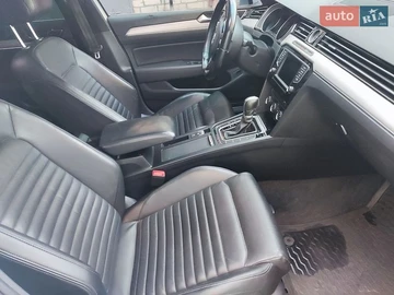Авто Volkswagen Passat 2016 № 8768694