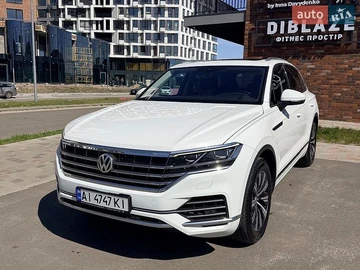 Авто Volkswagen Touareg 2018 № 8770116