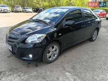 Авто Toyota Yaris 2007 № 8770178