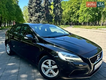 Авто Volvo V40 2017 № 8770497