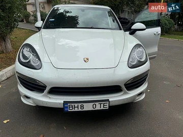 Авто Porsche Cayenne 2013 № 8770714