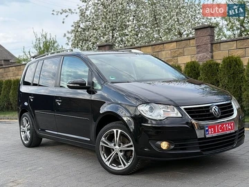 Авто Volkswagen Touran 2010 № 8771041