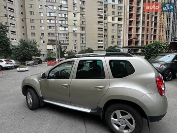 Авто Renault Duster 2010 № 8771182