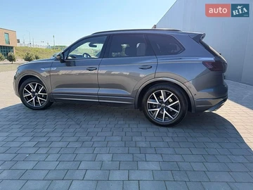 Авто Volkswagen Touareg 2021 № 8771919