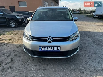 Авто Volkswagen Touran 2014 № 8772384