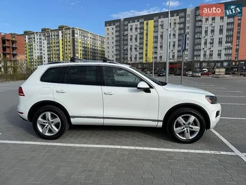 Авто Volkswagen Touareg 2014 № 8772439