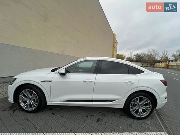 Авто Audi E-Tron 2021 № 8772456