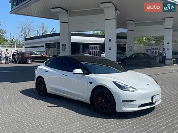 Авто Tesla Model 3 2021 № 8772896
