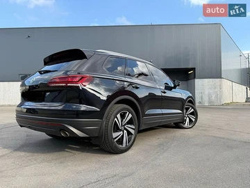 Авто Volkswagen Touareg 2018 № 8772925