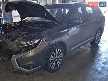 Авто Mitsubishi Outlander 2021 № 8773150