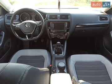 Авто Volkswagen Jetta 2016 № 8773650