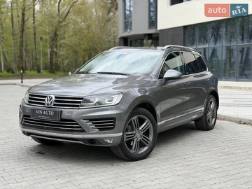 Авто Volkswagen Touareg 2016 № 8773983