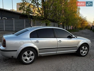 Авто Skoda Superb 2005 № 8774186
