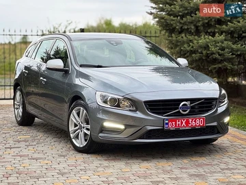 Авто Volvo V60 2017 № 8774433