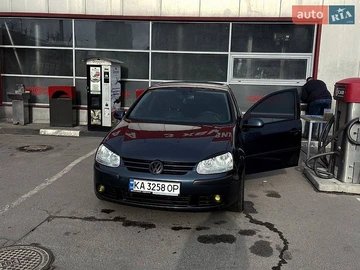 Авто Volkswagen Golf 2004 № 8774735