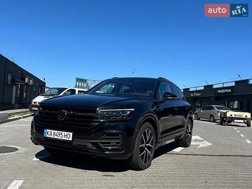 Авто Volkswagen Touareg 2022 № 8774850