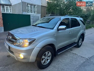 Авто Toyota Fortuner 2008 № 8774934